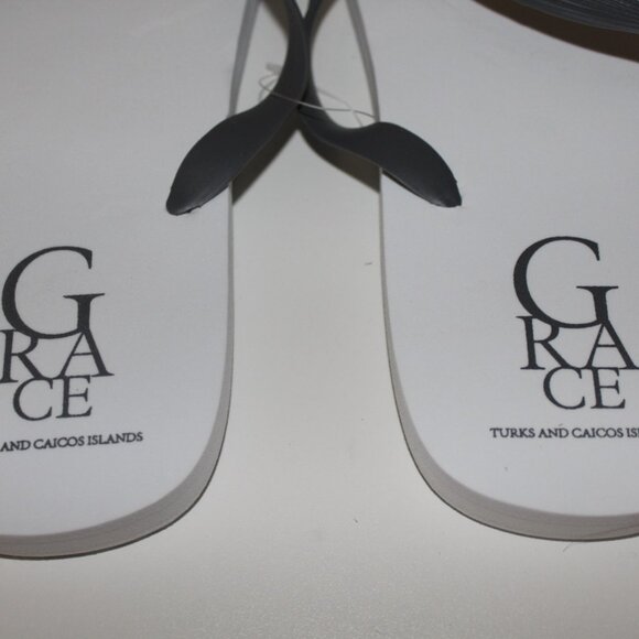 Turks & Caicos Grace Bay Club Men’s & Women’s Flip Flop Sandals Set Souvenir - Picture 2 of 4